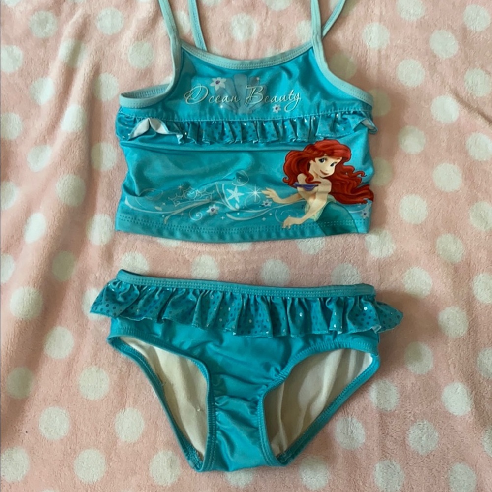 Little girls swimsuit